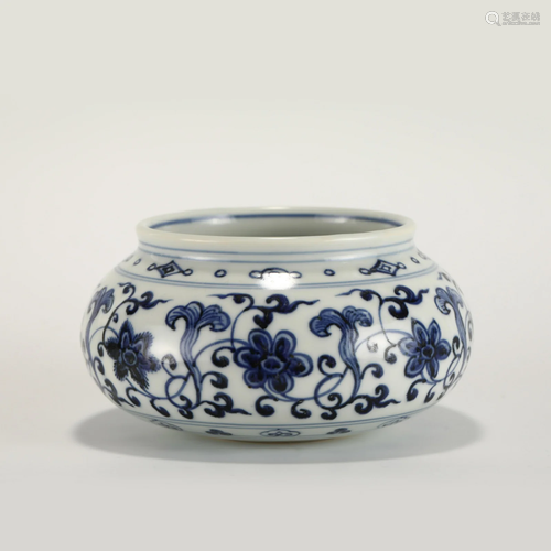 MING BLUE AND WHITE WASHING POT