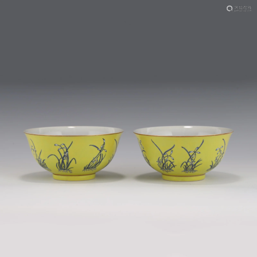 PAIR FAMILLE JAUNE GROUND ORCHID BOWLS
