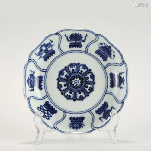 MING XUANDE BLUE AND WHITE PLATE