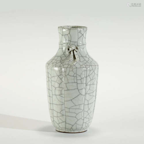 QING QIANLONG GE KILN VASE