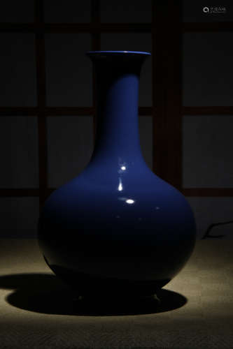 清 祭藍釉敞口瓶