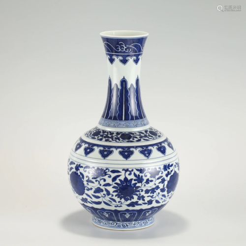 QING XUANTONG BLUE AND WHITE APPRECIATION BOTTLE