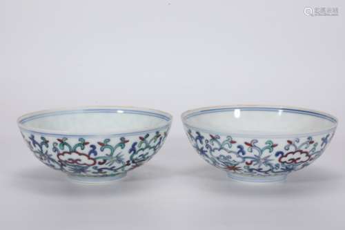 A Pair of Blue and White Scrolling Lotus Bowl