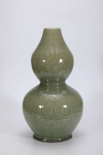 Longquan Ware Flower Double-Gourd Vase