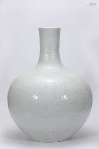 White Glazed Flower Globular Vase