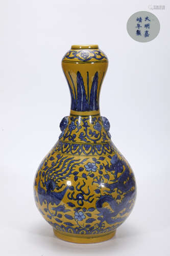 Blue and White Yellow Ground Dragon and Phoenix Garlic Vase