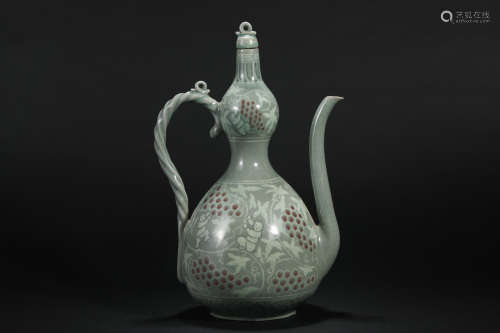 Yuan Dynasty celadon flower gourd pot