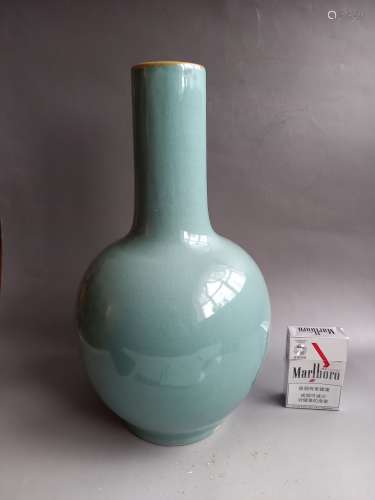Qing Dynasty Blue Glazed Sky Globe Bottle
