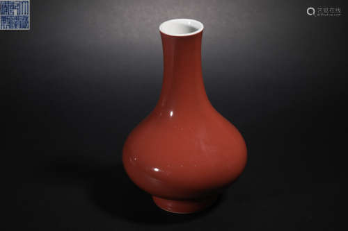 Qing Dynasty Bean Red Bottle