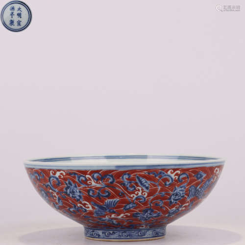 Qing Dynasty A large bowl with red background and dragon pat...