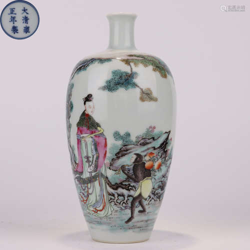 Qing dynasty famille rose character bottle