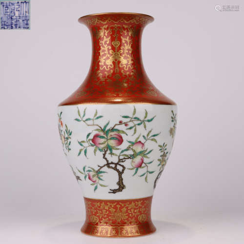 Qing dynasty famille rose gold flower vase