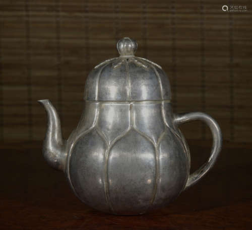 A silver pot
