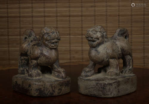 A pair of stone lion