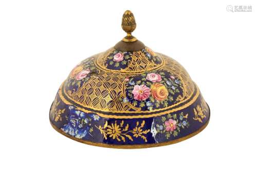 A SULEYMANIYE POLYCHROME-ENAMELLED AND GILT DISH COVER