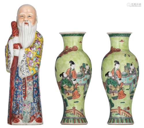 Two identical Chinese famille verte vases, Guangxu