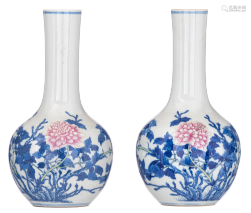 A fine pair of Chinese blue and white and famille rose
