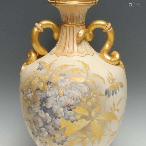 Vase ovoïde à deux anses sur piédestal de Royal Worcester, i...