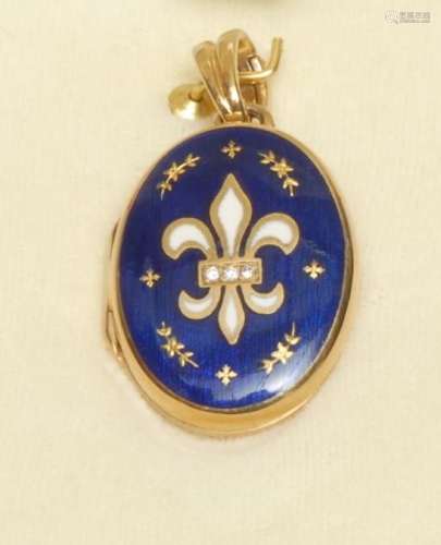 Un médaillon ovale moderne Fabergé en or 18ct émaillé bleu r...