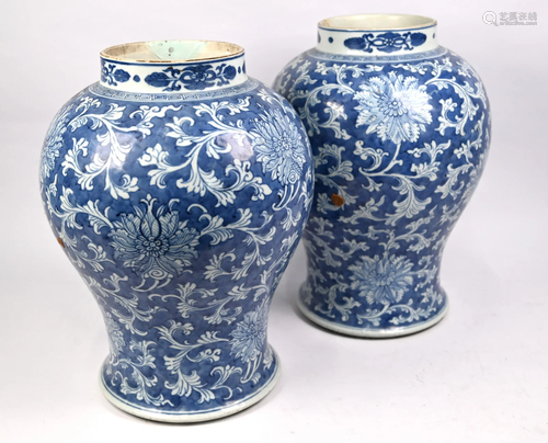 A pair of 19th century Chinese blue and white baluster