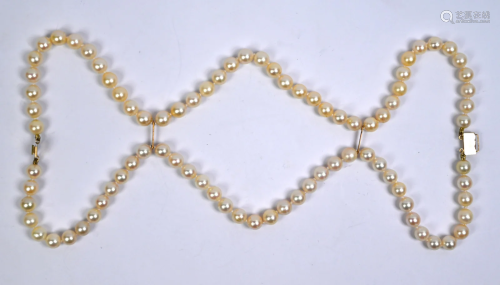 A double row pearl choker