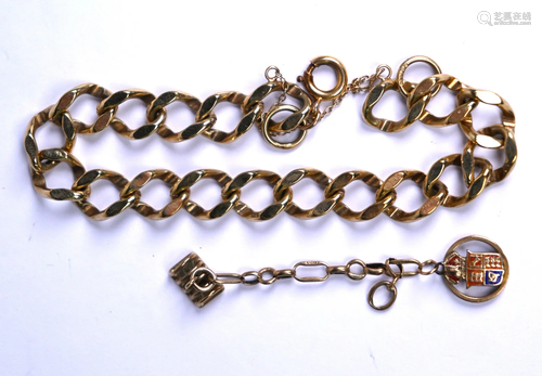 A 9ct yellow gold flat curb link bracelet