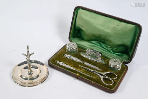 Edwardian cased manicure set with silver mounts to/w