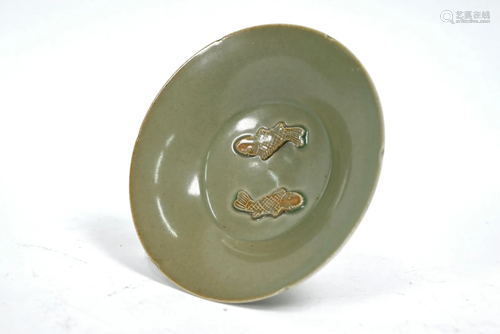 A Chinese longquan celadon twin fish bowl, 16 cm