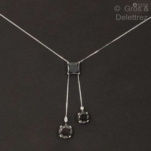 Collier « Négligé » en or gris, serti de diamants noirs de f...