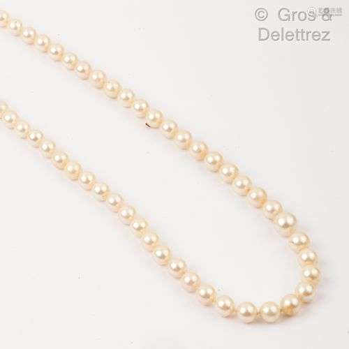 Collier de perles de culture, le fermoir composé d’une perle...