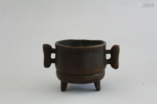 Chinese bronze incense burner, marked 
