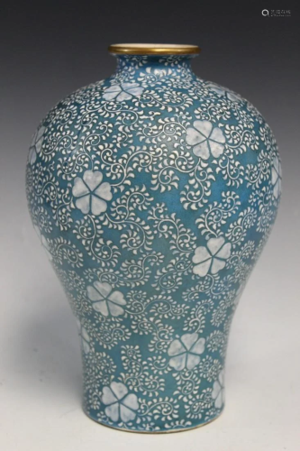 Japanese Porcelain Meiping Vase
