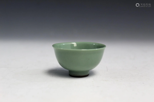 A Chinese Green-glazed Porcelain cup.