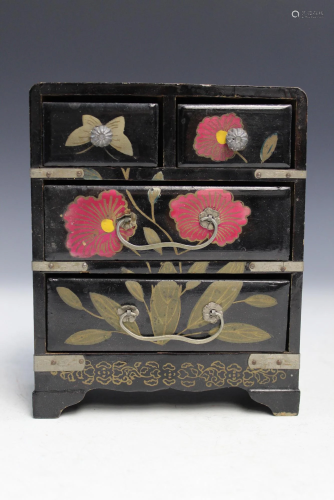 Japanese lacquered Wood Jewelry Box