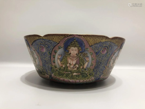 ENAMELED GOLD-PAINTED 'FOUR-ARM GUANYIN' BOWL