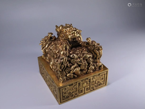 GILT BRONZE DRAGONS SQUARE SEAL