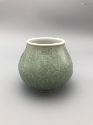 CELADON GLAZE INTERLOCKING FOLIAGE ZUN VASE