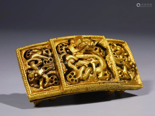 A GILT BRONZE DRAGON BELT BUCKLE