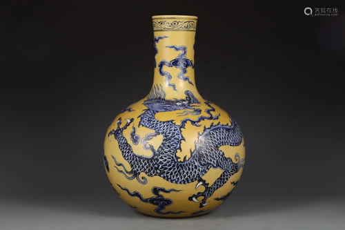 JAUNE GROUND BLUE AND WHITE DRAGON CELESTIAL VASE