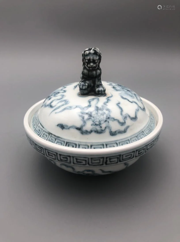 BLUE AND WHITE LION-NOB LIDDED BOWL