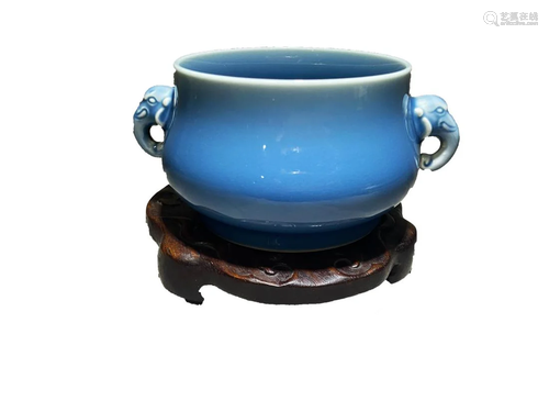 A CLAIR-DE-LUNE GLAZED ELEPHANT EAR INCENSE BURNER