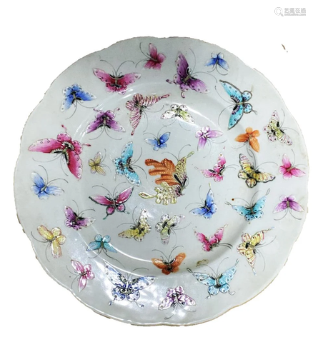 A FAMILLE ROSE 'BUTTERFLY' PORCELAIN PLATE