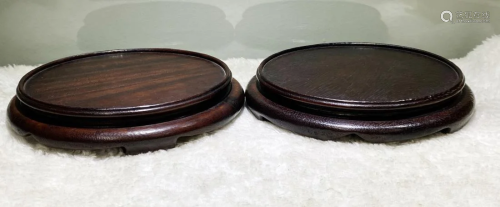 PAIR OF ROSEWOOD CARVING ROUND STANDS