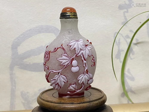 GLASS CARVING BIRD AND FLOWER SNUFF BOTTLE