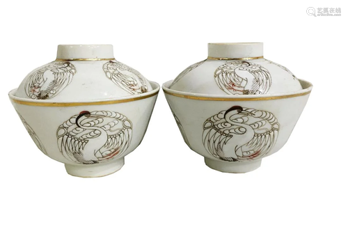 PAIR OF FAMILLE ROSE CRANE LIDDED BOWLS