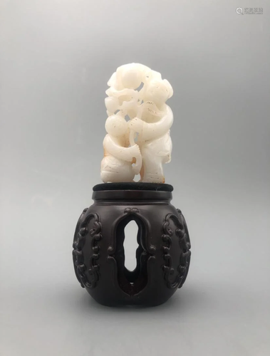 JADE CARVING EFFIGY OF HE-HE IMMORTALS