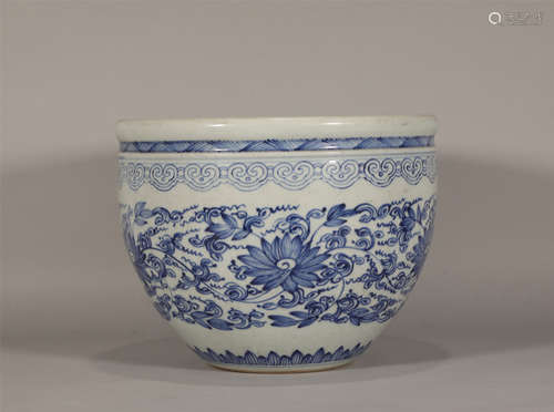 Blue and White Garnitures Qianlong Style