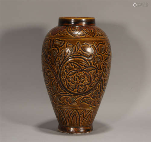 Incised Cizhou Vase Song Style