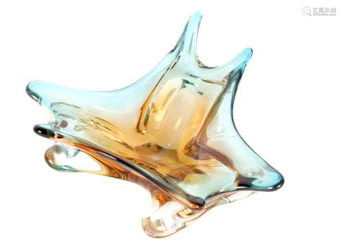 A 1960S AMBER AND PALE BLUE SHADED CLEAR SHALLOW GLASS DISH