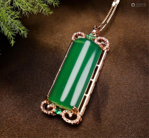 Chinese Jade Pendant Necklace